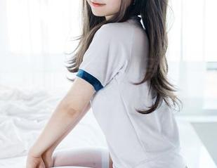 神沢永莉的照片：在半双马尾和体操服的“默契配合”中迷失