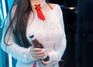 秀人网 - 非常小清新的Candy糖糖女孩写真，快来下载看看到底有多“甜”。
