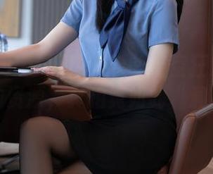 秀人网 - Carol周妍希的镂空狂欢：作品集中的资源，真相竟如此“洞”见！