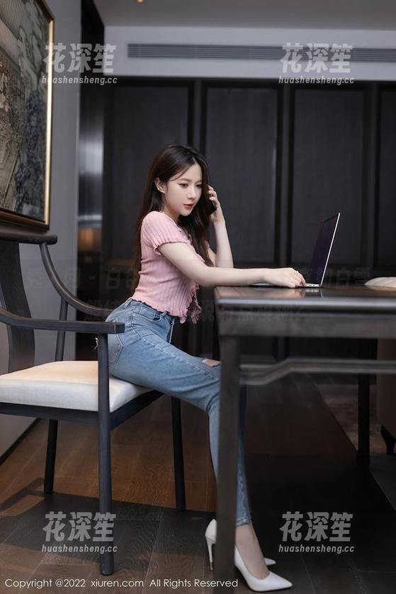 秀人网-唐安诺 秀人网 - 白色的唐安诺,作品分享如白雪般纯净…或者说有点模糊?