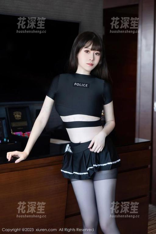 秀人网-大美妞儿 秀人网 - 大美妞儿的眼镜在线,高清撩人,不小心陷入了你我之间?