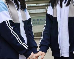 秀人网 - 李七喜的双马尾写真：发型放飞自我，看那动感！