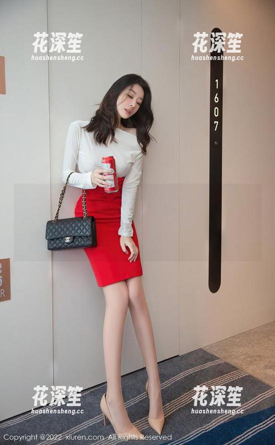 秀人网-楚恬Olivia 秀人网 - 更新啦,楚恬Olivia的美足合集,完美诠释了“越美越爱,现在不准暴露!”