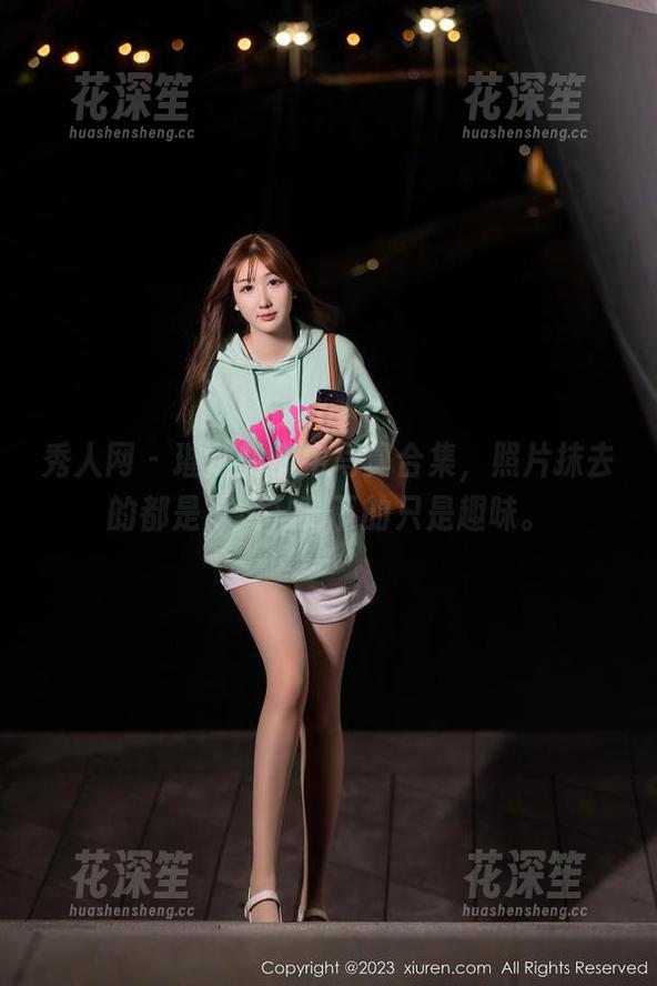 秀人网-璀灿 秀人网 - 璀灿的奶牛写真合集,照片抹去的都是严肃,剩下的只是趣味。