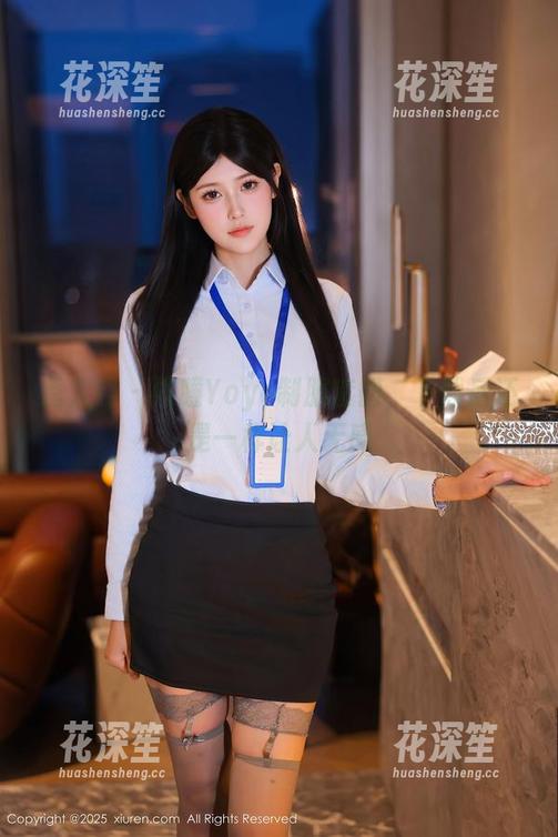 秀人网 - 雨瞳Yoyo制服套图，下载后还是一样让人无感