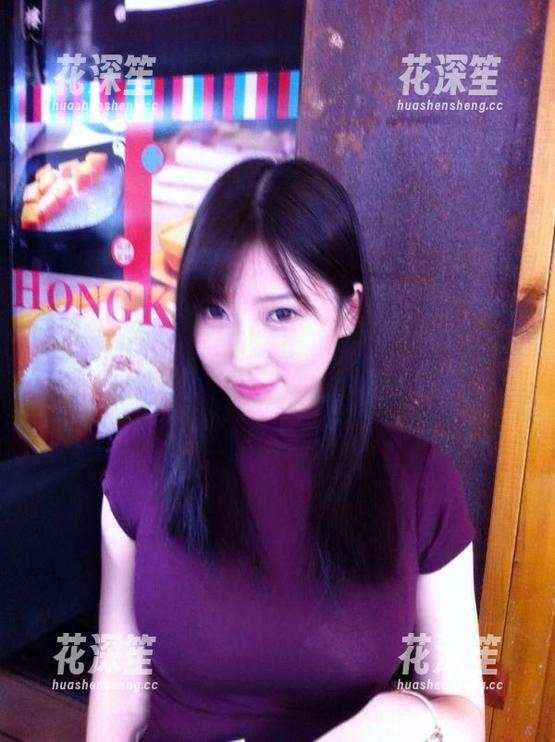微密圈 - 提醒：下载童小芯的红色写真，可能会让你的自拍显得很乏味