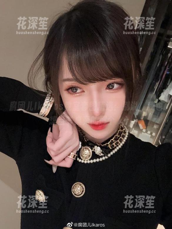 腐团儿Ikaros 腐团儿Ikaros教室套图精选:别说,我也想当书桌旁的那个人