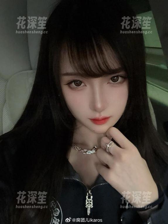 腐团儿Ikaros 本来想做任务,看了腐团儿Ikaros的礼服美图,任务忘得一干二净,只想静静享受。