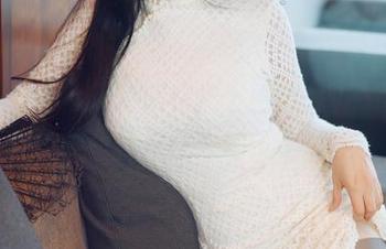 花漾show - 隐藏在护士服后的周大萌，这组写真总让人想多了点。