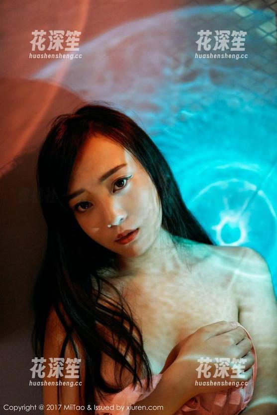 蜜桃社-唐佳怡 蜜桃社 - 从容自信的唐佳怡:职业装美图谐趣满满!