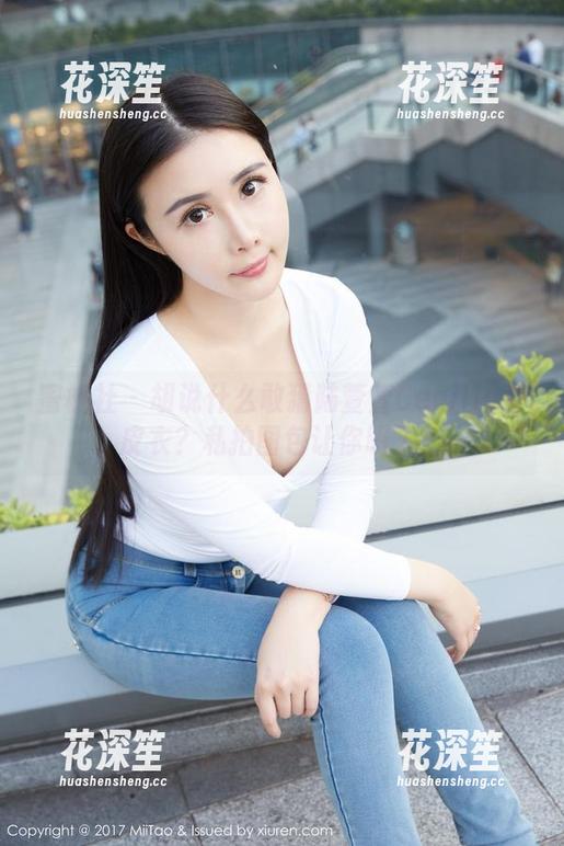 蜜桃社 - 胡说什么敢猜陆萱萱Cecilia穿皮衣？私拍图包让你明了！