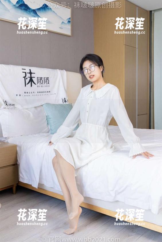 袜啵啵-甜甜圈 袜啵啵 - 当甜甜圈遇上短肉丝,脚尖加固的魔力在美图中瑰丽绽放,可不能让它们溜走啊!