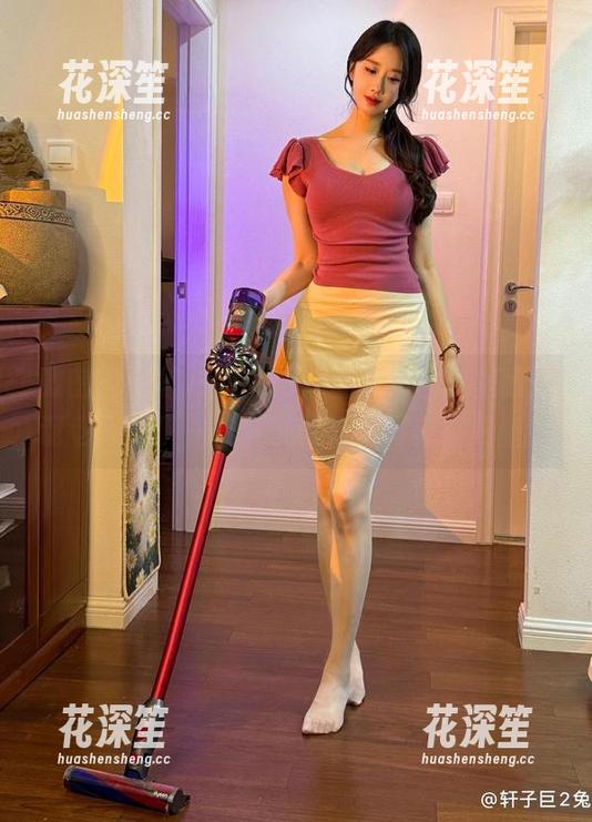 微密圈 - 答应我，别在白色马油袜里藏圣诞老人吧！——轩子巨二兔写真集更新中