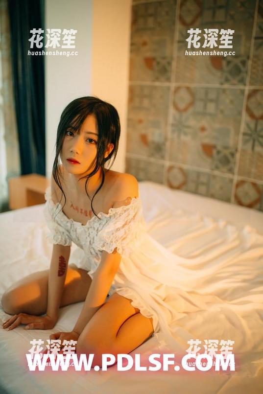 轰趴猫-艾小青 轰趴猫 - 骚动一下,艾小青毛衣全套:下载来打发无聊