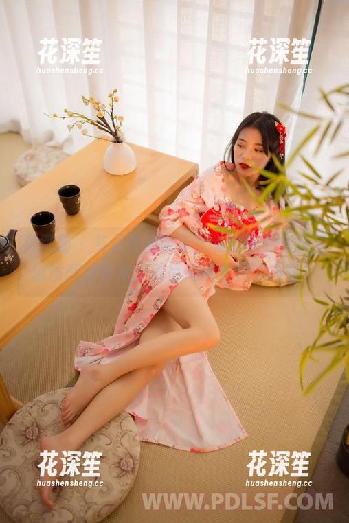 轰趴猫-艾小青 轰趴猫 - 艾小青的教室,私拍资源像极了偷偷翻开书本,期待揭晓未知的内容。