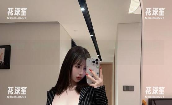 微密圈 - 当疑似阿色的白衬衫遇上私房暗示：这画风，总让人想起某个夏天的午后。