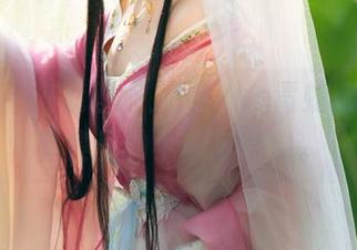 当雯妹不讲道理遇上Nikke毒蛇，高清写真集里的小野猫气息。