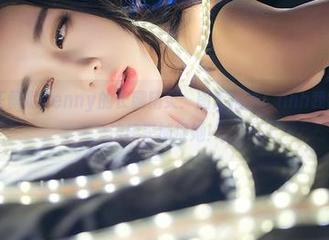 青豆客 - 汪佩妮Penny的长腿精灵：图库精选，hhh我需要一根魔法棒来捕捉她！