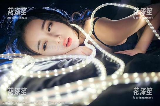 青豆客 - 汪佩妮Penny的长腿精灵：图库精选，hhh我需要一根魔法棒来捕捉她！