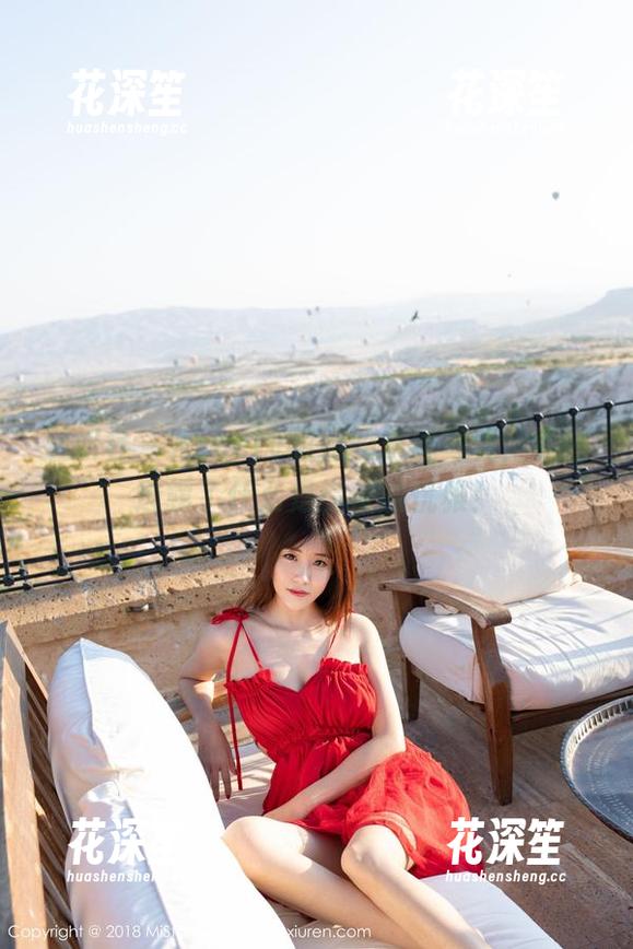 魅妍社-Ashely丽丽 魅妍社 - Ashely丽丽的灰丝写真:原图透露了什么是错位的优雅!