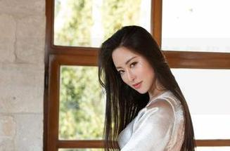 魅妍社 - 丽Yovi私拍教你如何优雅地玩转妹妹的美图游戏。