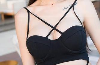魅妍社 - 一定要看！易阳Silvia那张裤里丝原图，萌得我心花怒放