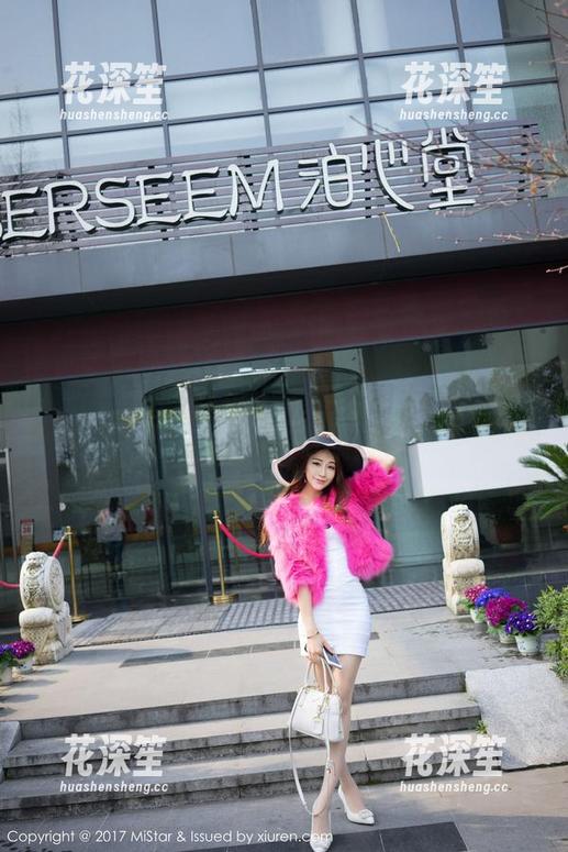魅妍社 - 李梓熙的短裙：美图太美，图包得小心收好哦！