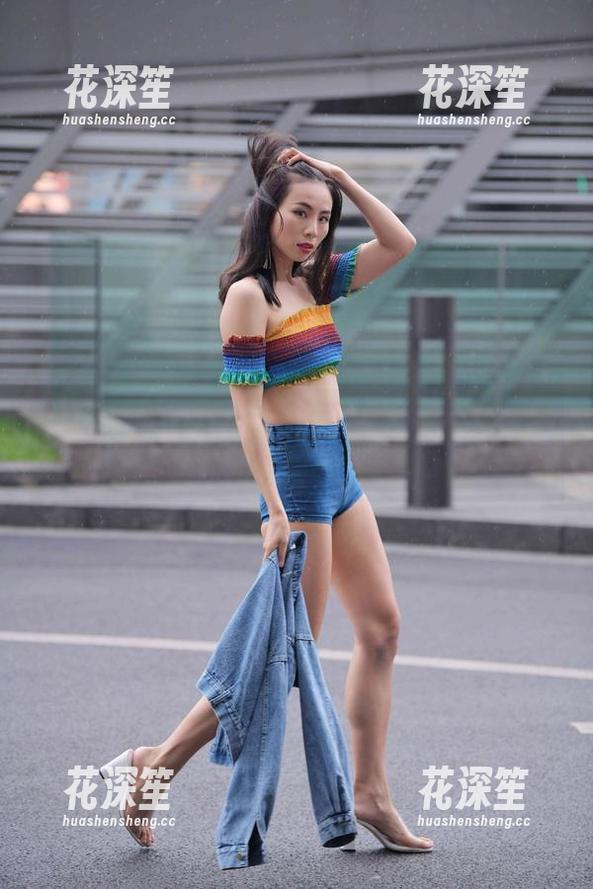魔镜街拍 - 定制白色连衣裙，楼楼说：看我像不像仙女？
